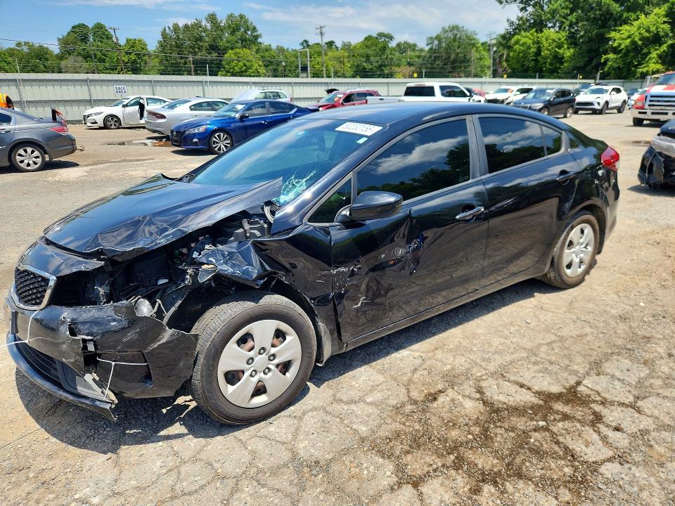 2018 Kia Forte მანქანა იყიდება აუქციონზე, vin: 3KPFK4A77JE197135, აუქციონის ნომერი: 60230156