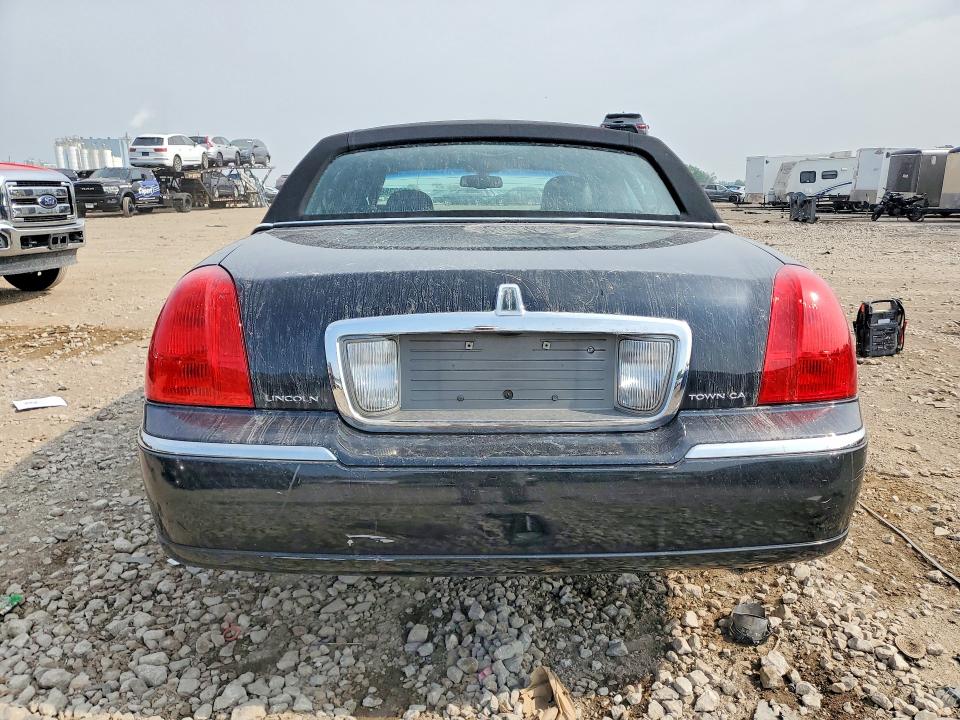 Продажа на аукционе авто 2007 Lincoln Town Car, vin: 1LNHM81W67Y624188, номер лота: 61683386