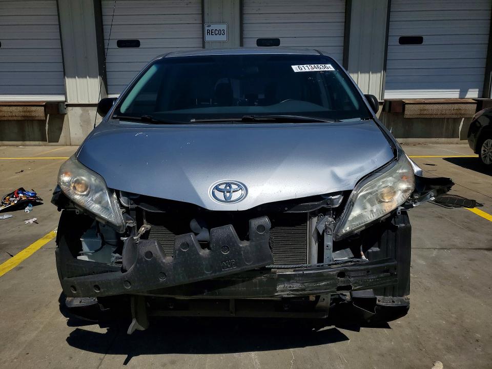 Продажа на аукционе авто 2014 Toyota Sienna, vin: 5TDZK3DC2ES502620, номер лота: 61134636