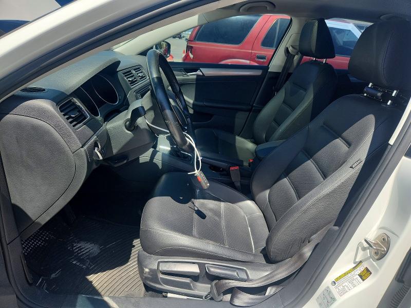 61283486 :رقم المزاد ، 3VWDB7AJ1JM231867 vin ، 2018 Volkswagen Jetta مزاد بيع