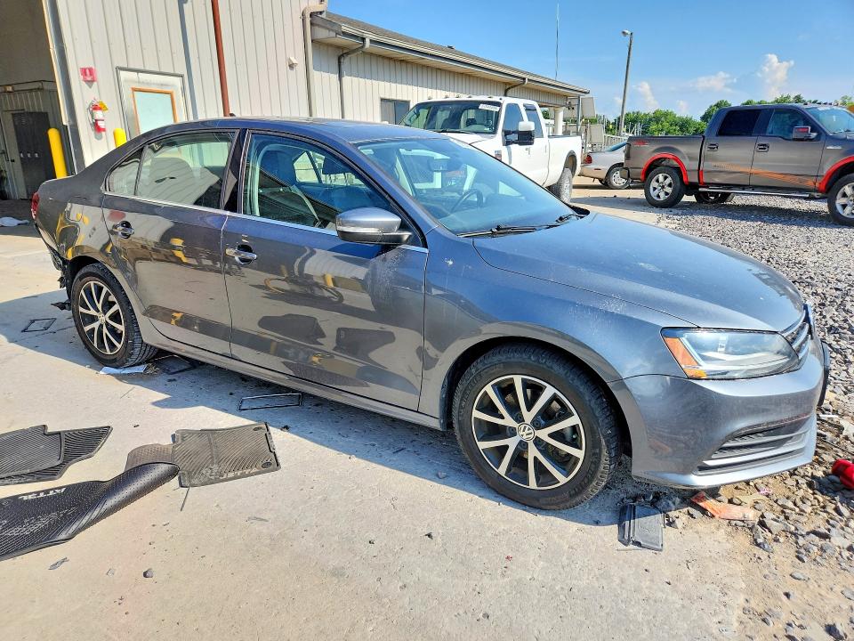 59342796 :رقم المزاد ، 3VWDB7AJ7HM240888 vin ، 2017 Volkswagen Jetta مزاد بيع