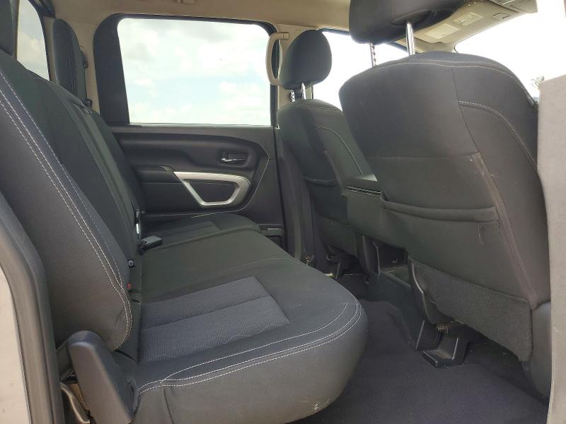 61757706 :رقم المزاد ، 1N6AA1EK3HN529519 vin ، 2017 Nissan Titan مزاد بيع
