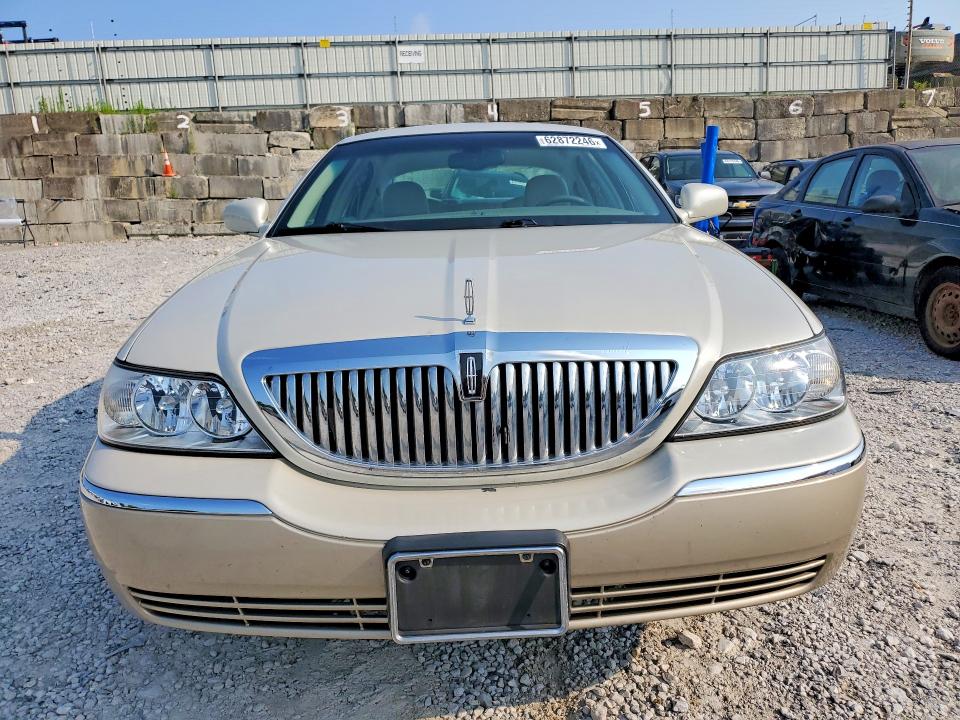 Продаж на аукціоні авто 2005 Lincoln Town Car, vin: 1LNHM81W05Y636477, номер лоту: 62872246