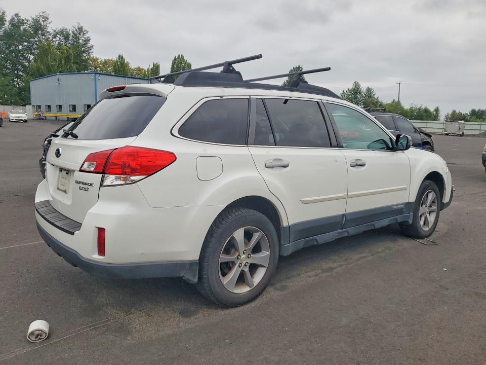 Продаж на аукціоні авто 2014 Subaru Outback, vin: 4S4BRBPC7E3255109, номер лоту: 62440566
