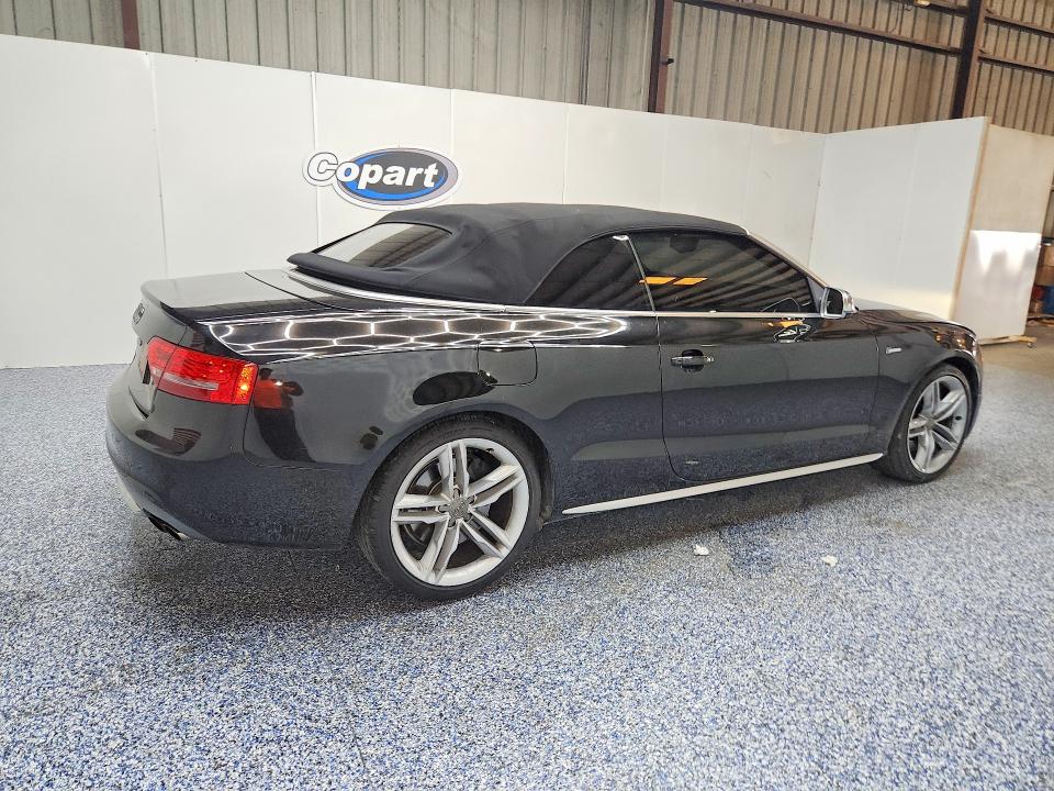 60175136 :رقم المزاد ، WAUVGAFH5BN021675 vin ، 2011 Audi S5 مزاد بيع