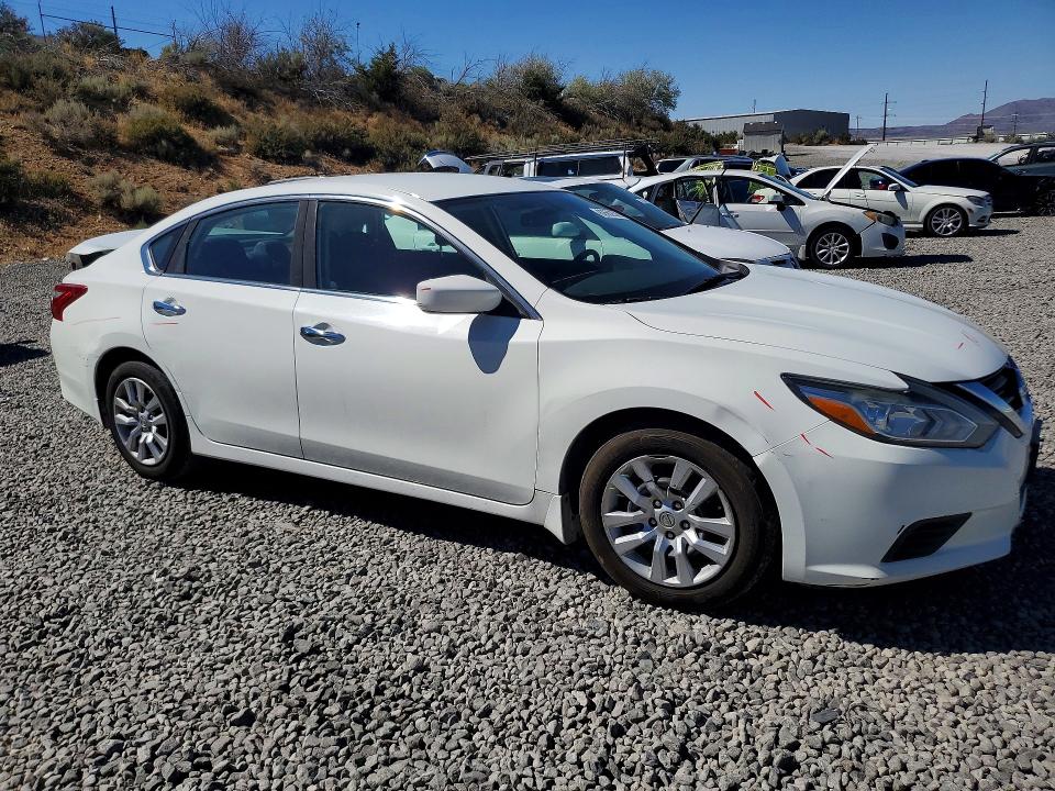 62662626 :رقم المزاد ، 1N4AL3AP8JC290602 vin ، 2018 Nissan Altima مزاد بيع