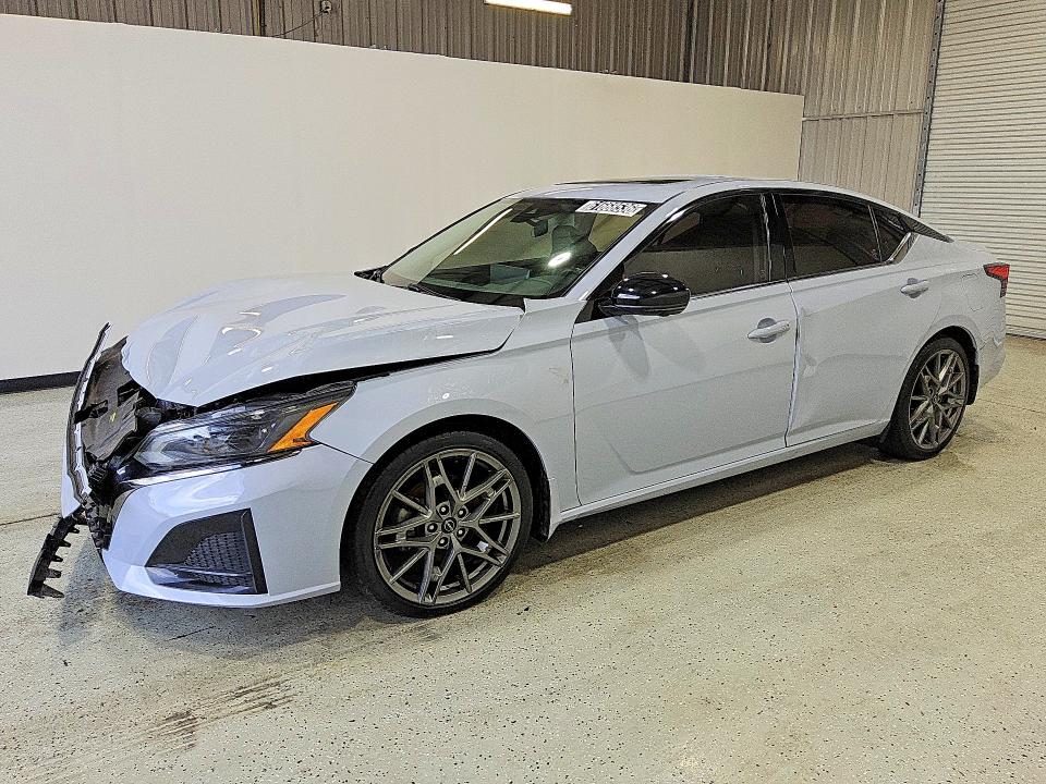 61668536 :رقم المزاد ، 1N4AL4CV3PN335993 vin ، 2023 Nissan Altima مزاد بيع