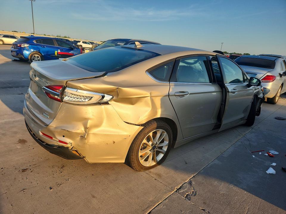 59699626 :رقم المزاد ، 3FA6P0HD3KR176319 vin ، 2019 Ford Fusion مزاد بيع