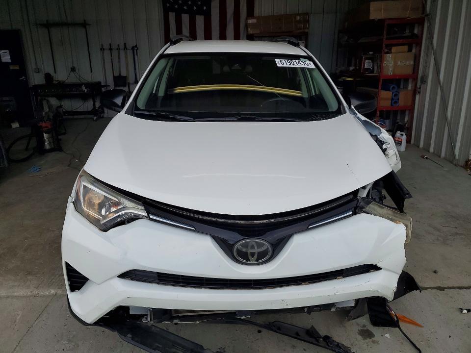 Продаж на аукціоні авто 2018 Toyota Rav4, vin: JTMZFREV8JJ190382, номер лоту: 61901436