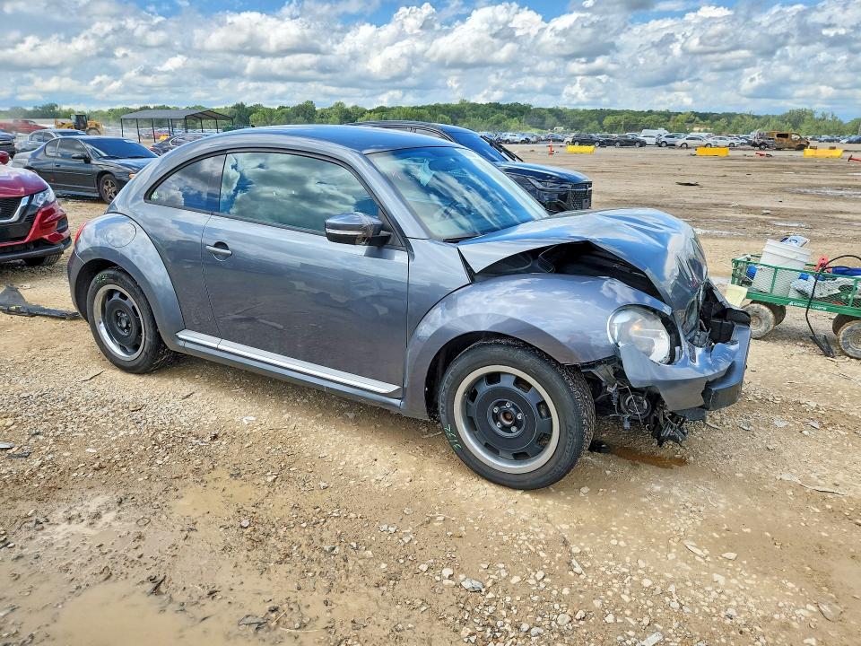 60605386 :رقم المزاد ، 3VWJX7AT0CM614255 vin ، 2012 Volkswagen Beetle مزاد بيع