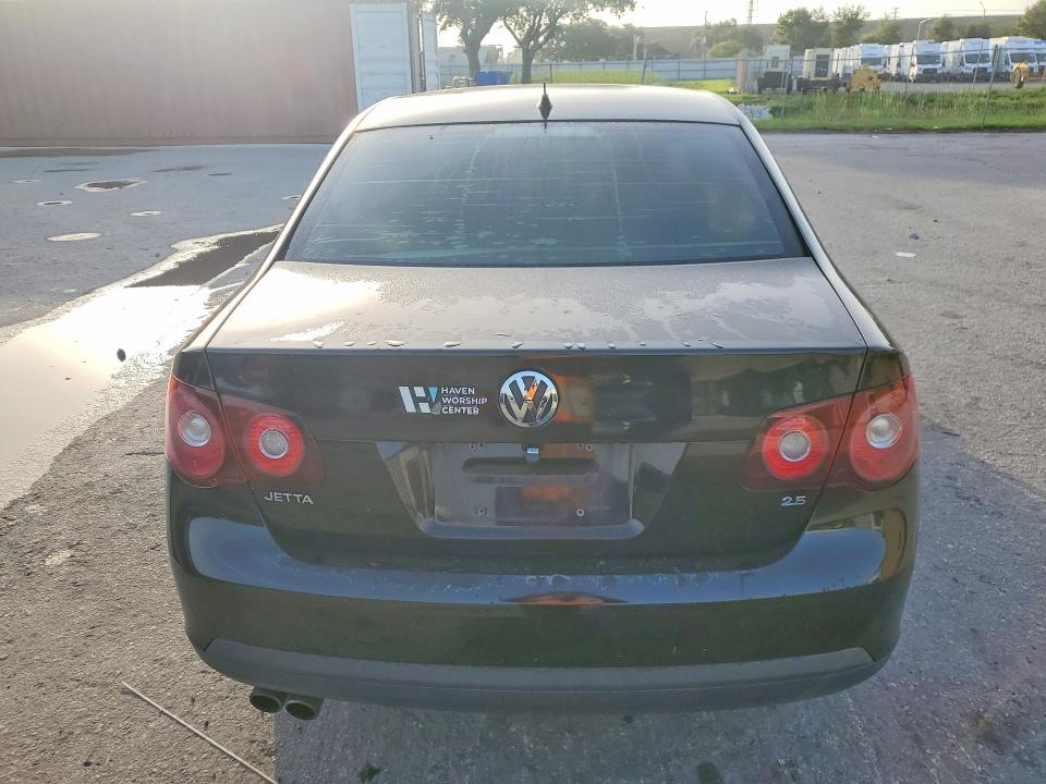60440966 :رقم المزاد ، 3VWRX7AJ8AM157662 vin ، 2010 Volkswagen Jetta مزاد بيع