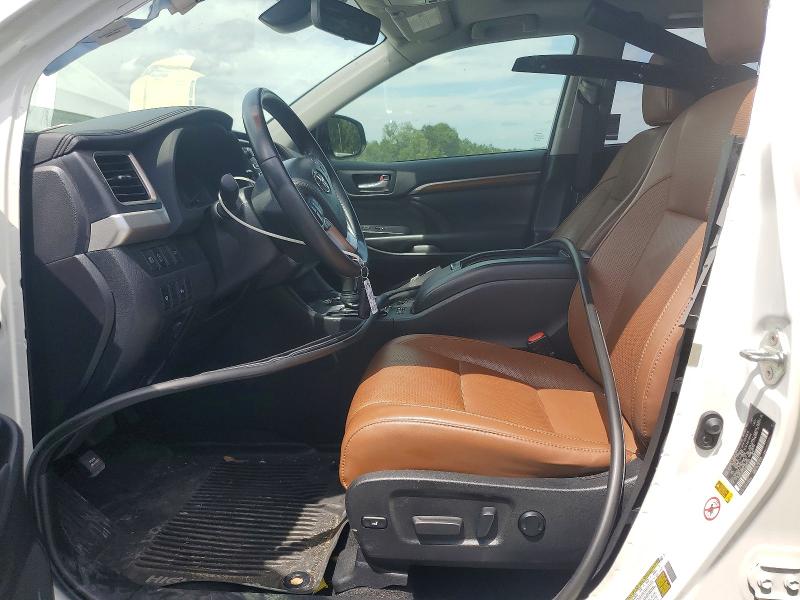 59621836 :رقم المزاد ، 5TDDZRFH3JS882353 vin ، 2018 Toyota Highlander مزاد بيع