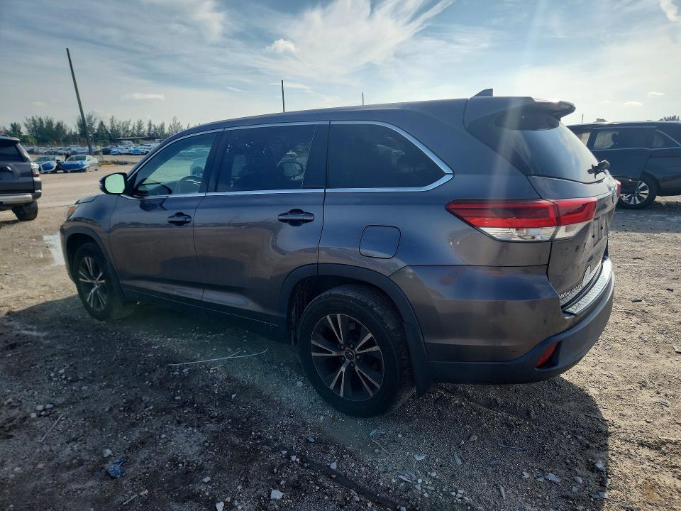 2017 Toyota Highlander მანქანა იყიდება აუქციონზე, vin: 5TDBZRFH0HS414372, აუქციონის ნომერი: 63212066