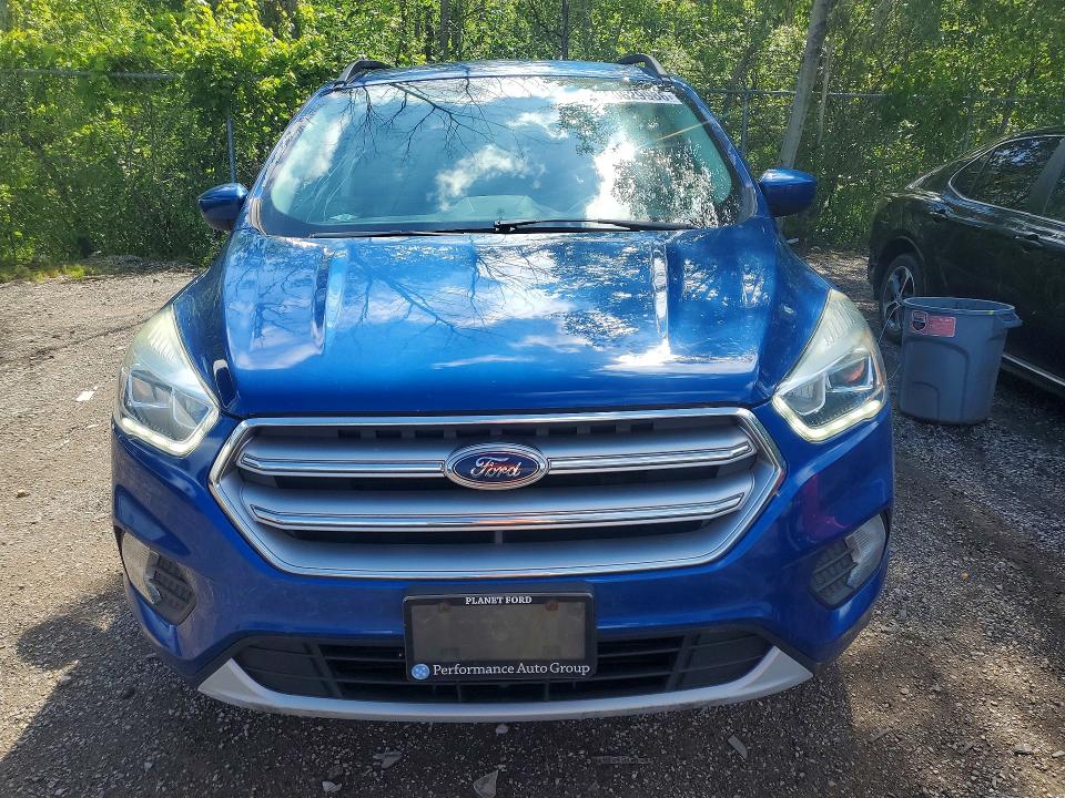 60629986 :رقم المزاد ، 1FMCU0GD8HUB68835 vin ، 2017 Ford Escape مزاد بيع