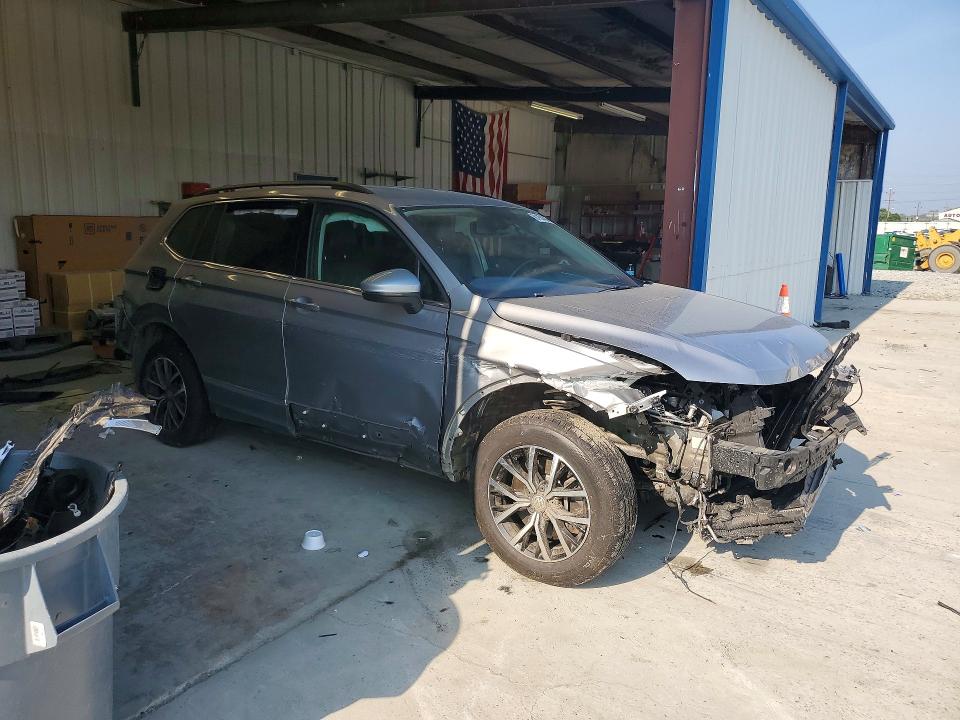 Продажа на аукционе авто 2021 Volkswagen Tiguan, vin: 3VV3B7AX6MM056315, номер лота: 61294386