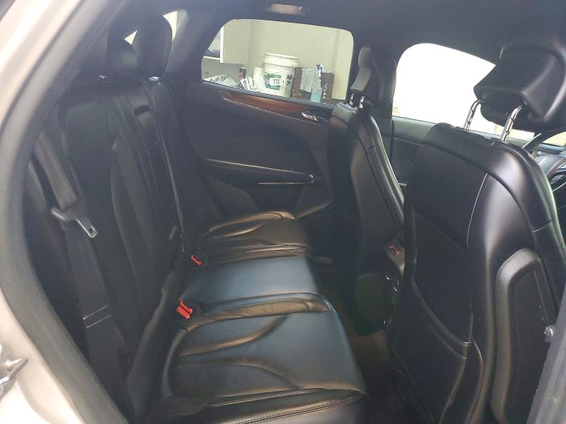 Продажа на аукционе авто 2017 Lincoln Mkc, vin: 5LMCJ2D99HUL12586, номер лота: 61870106