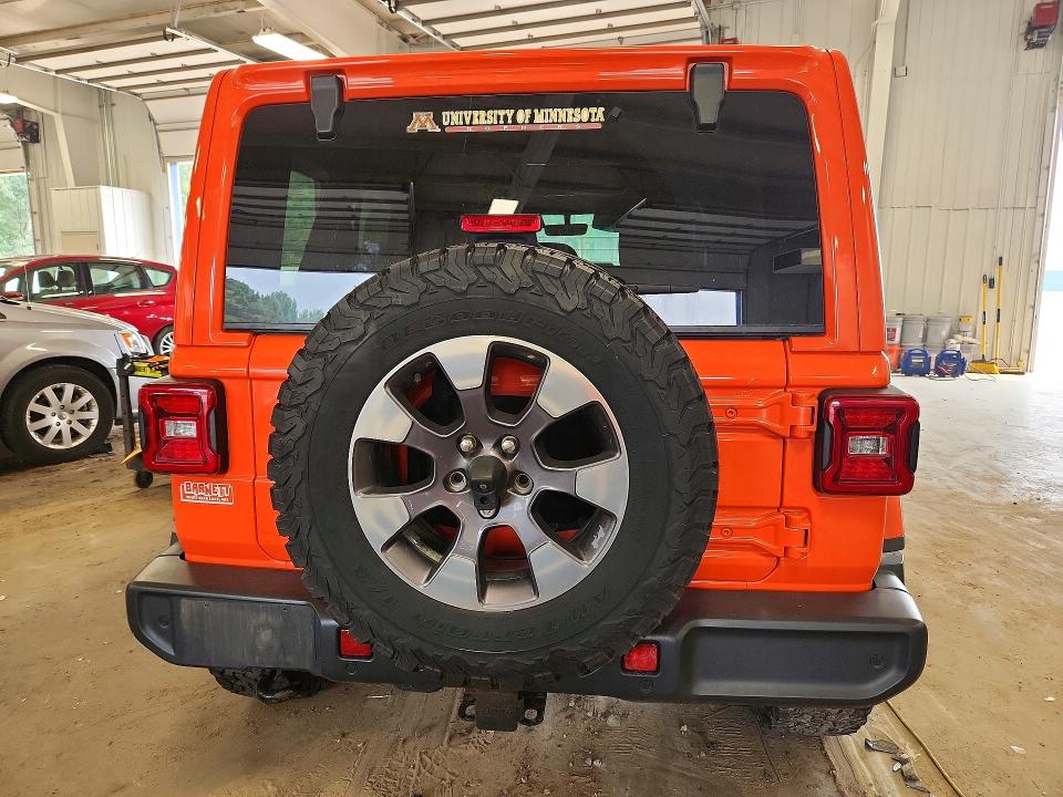 61067736 :رقم المزاد ، 1C4HJXEN5JW216325 vin ، 2018 Jeep Wrangler Unlimited مزاد بيع