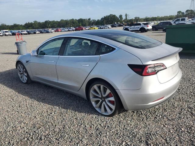 60736416 :رقم المزاد ، 5YJ3E1EB2JF083335 vin ، 2018 Tesla Model 3 مزاد بيع