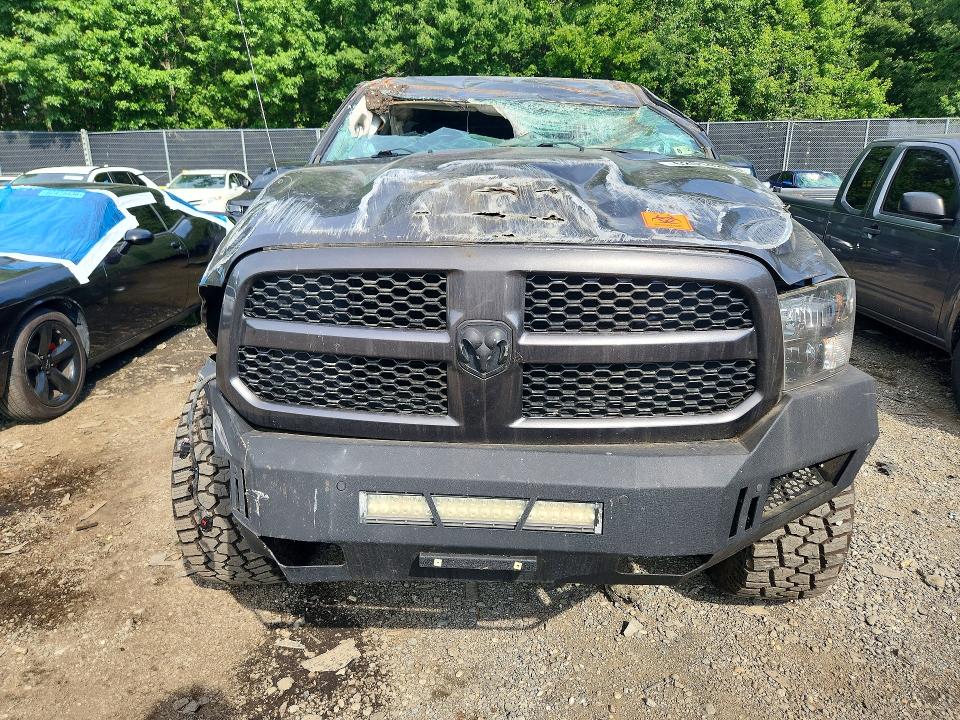 62014266 :رقم المزاد ، 1C6RR7FT9JS290078 vin ، 2018 Ram 1500 مزاد بيع