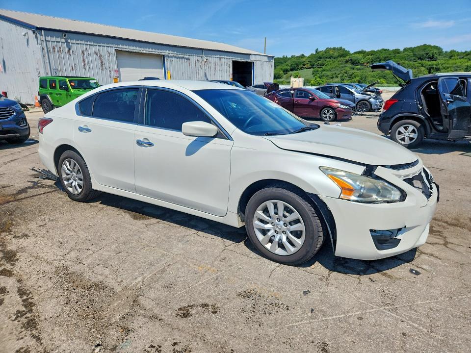 2014 Nissan Altima მანქანა იყიდება აუქციონზე, vin: 1N4AL3AP0EN357431, აუქციონის ნომერი: 62994926