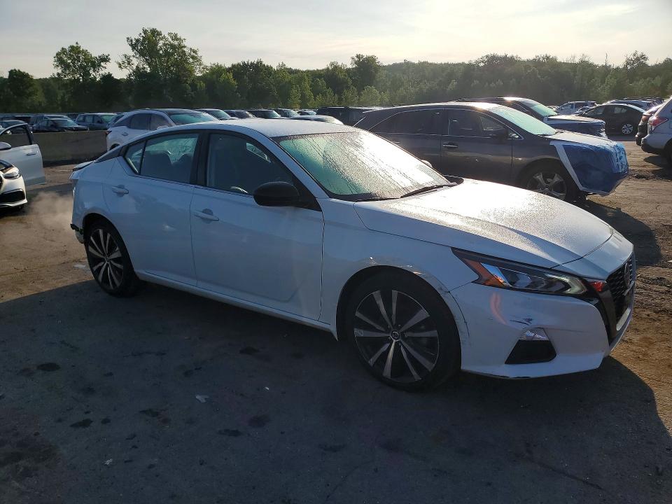 Продаж на аукціоні авто 2021 Nissan Altima, vin: 1N4BL4CV3MN400079, номер лоту: 60647616