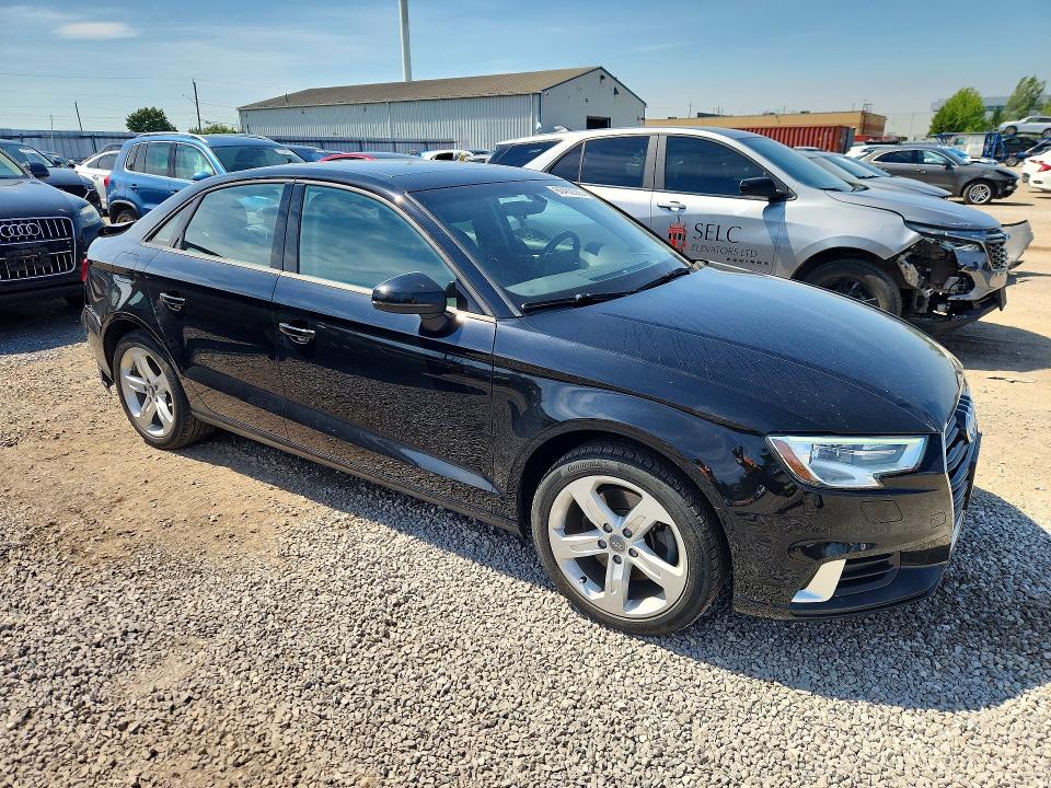 Продаж на аукціоні авто 2018 Audi A3, vin: WAUAUGFF7J1086865, номер лоту: 60459056