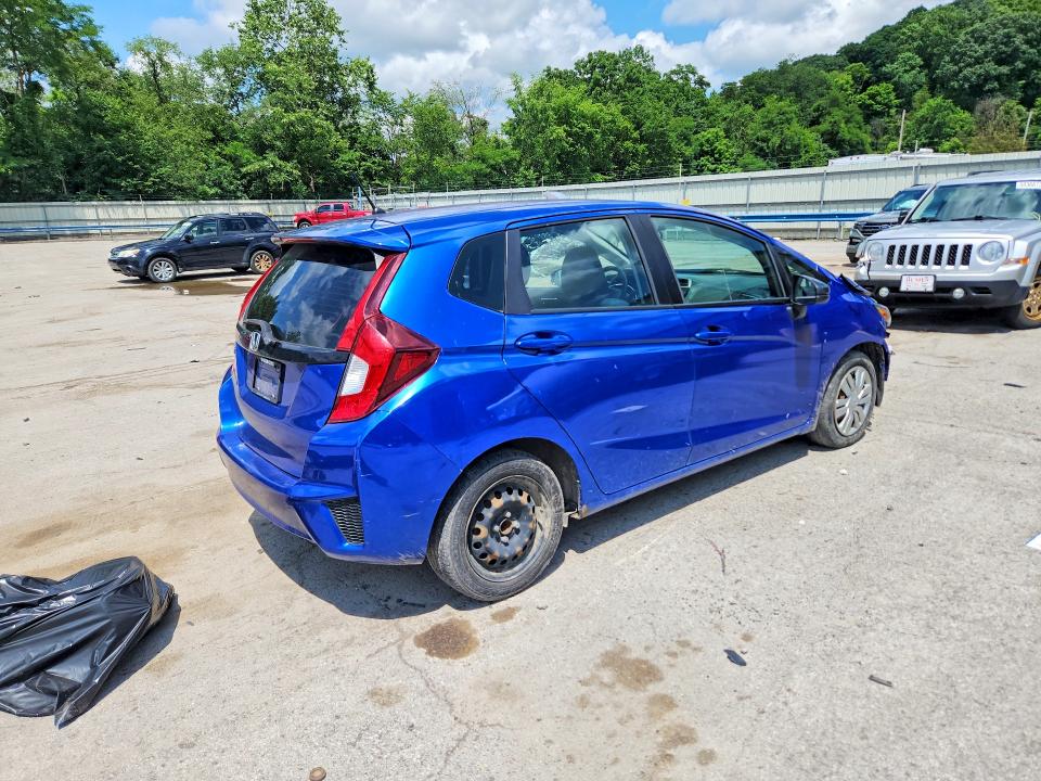 60120546 :رقم المزاد ، 3HGGK5H52FM758421 vin ، 2015 Honda Fit مزاد بيع