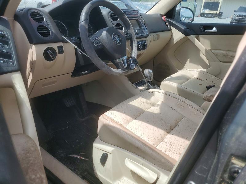 60824606 :رقم المزاد ، WVGAV7AX0CW003956 vin ، 2012 Volkswagen Tiguan مزاد بيع