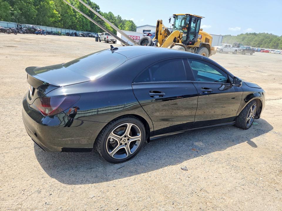 61859316 :رقم المزاد ، WDDSJ4EB4JN536077 vin ، 2018 Mercedes-benz Cla مزاد بيع