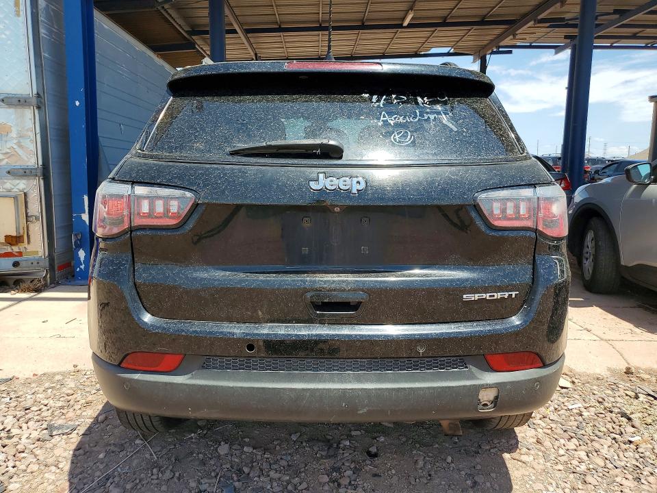 60811566 :رقم المزاد ، 3C4NJDAB1JT180359 vin ، 2018 Jeep Compass مزاد بيع