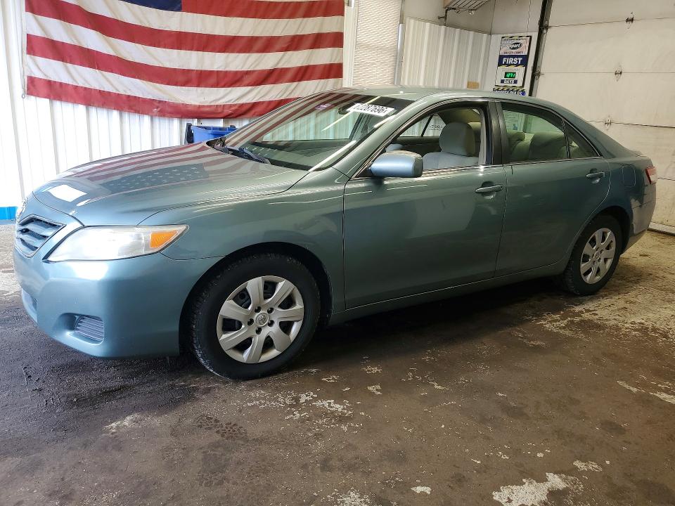 62287696 :رقم المزاد ، 4T1BF3EK8BU684130 vin ، 2011 Toyota Camry مزاد بيع