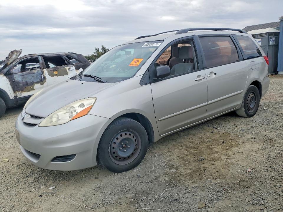 60900576 :رقم المزاد ، 5TDKK4CCXAS316553 vin ، 2010 Toyota Sienna مزاد بيع