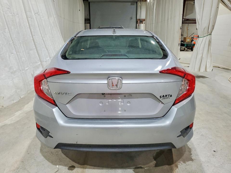 Продаж на аукціоні авто 2018 Honda Civic, vin: 2HGFC2F77JH525203, номер лоту: 60929936