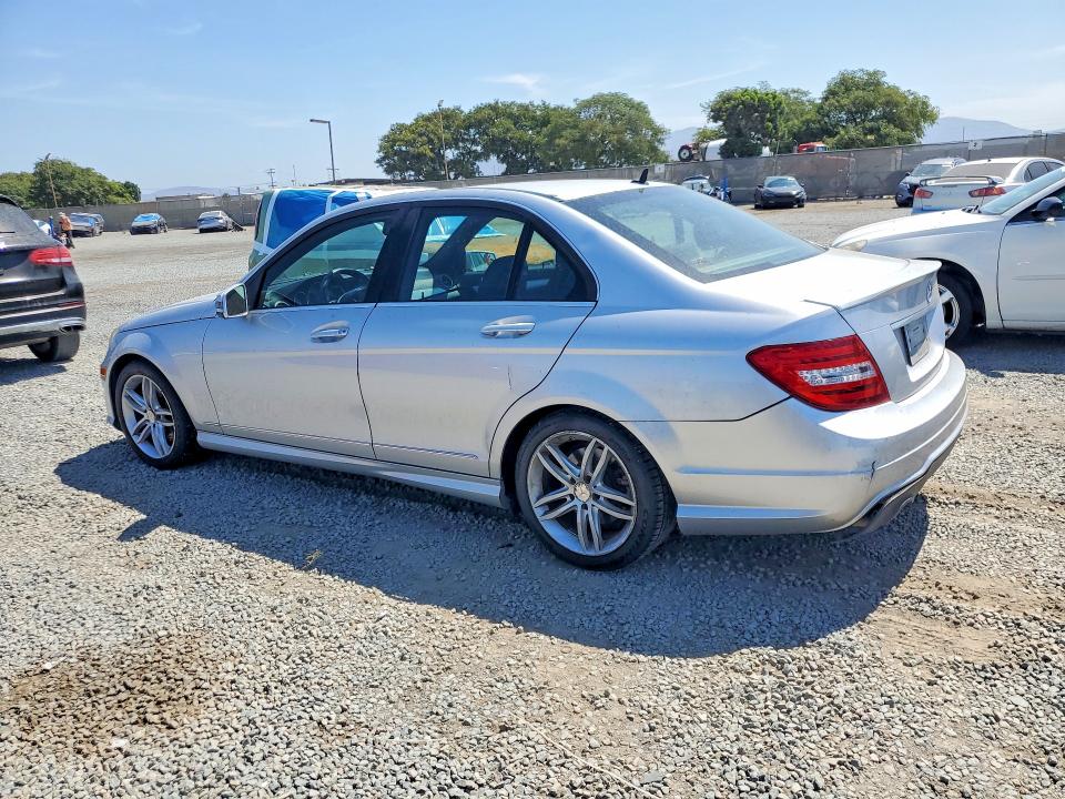 2013 Mercedes-benz C მანქანა იყიდება აუქციონზე, vin: WDDGF4HB4DG101037, აუქციონის ნომერი: 63214646