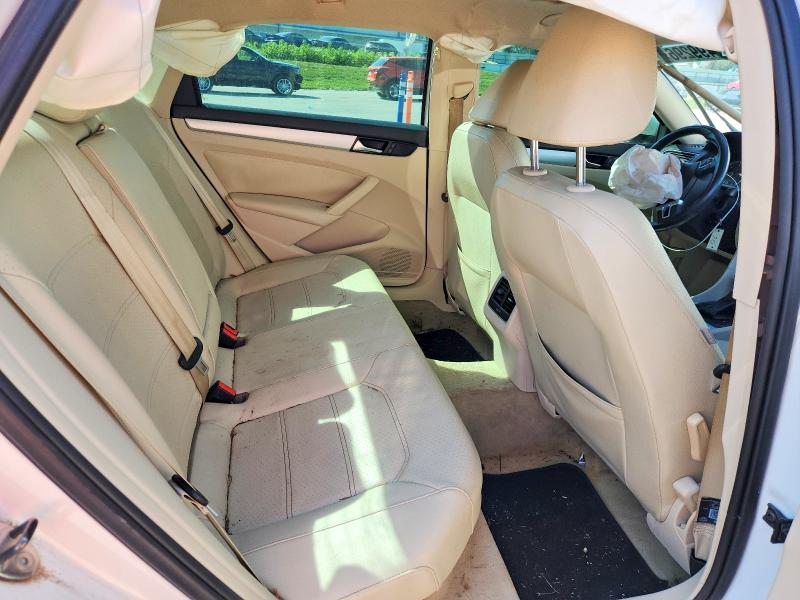 61499296 :رقم المزاد ، 1VWBN7A31DC121858 vin ، 2013 Volkswagen Passat مزاد بيع