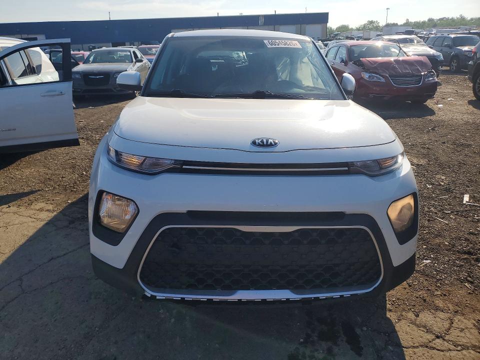 2021 Kia Soul მანქანა იყიდება აუქციონზე, vin: KNDJ23AU8M7136973, აუქციონის ნომერი: 60545826