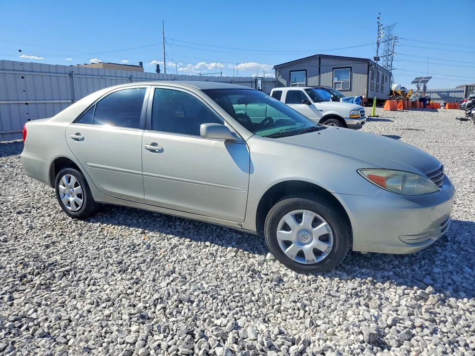 62670326 :رقم المزاد ، 4T1BE32K04U326563 vin ، 2004 Toyota Camry مزاد بيع
