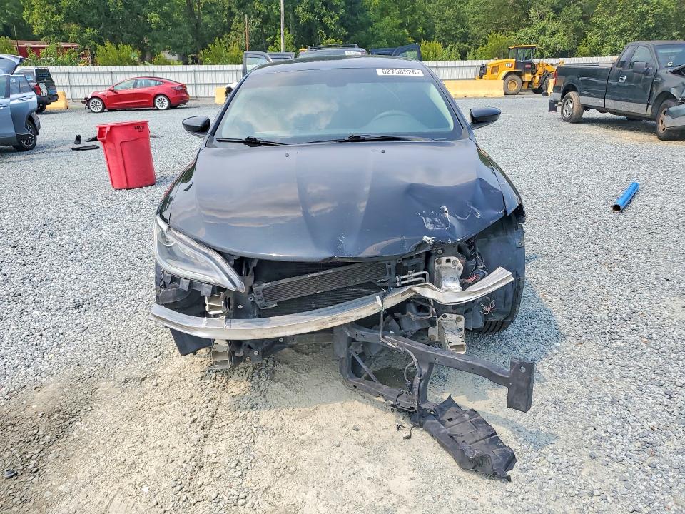 62758526 :رقم المزاد ، 1C3CCCAB1GN123331 vin ، 2016 Chrysler 200 مزاد بيع