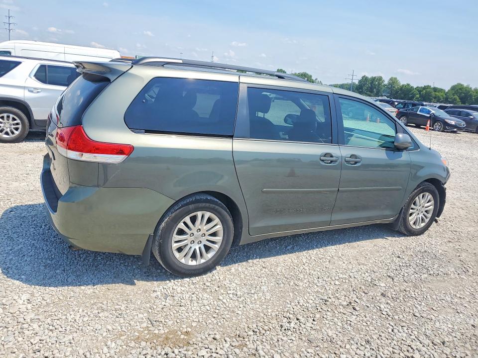 2013 Toyota Sienna მანქანა იყიდება აუქციონზე, vin: 5TDYK3DC2DS377998, აუქციონის ნომერი: 61188746