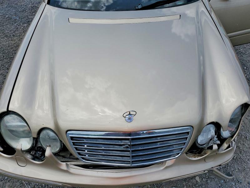 60599206 :رقم المزاد ، WDBJF70J4YB010436 vin ، 2000 Mercedes-benz E مزاد بيع