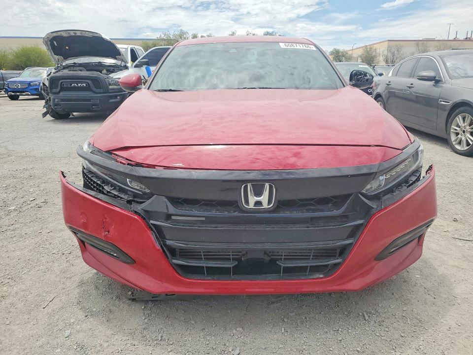 60871786 :رقم المزاد ، 1HGCV1F38JA160646 vin ، 2018 Honda Accord مزاد بيع