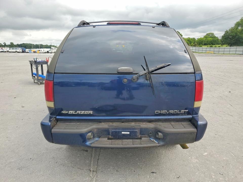 62120806 :رقم المزاد ، 1GNCS18W82K143184 vin ، 2002 Chevrolet Blazer مزاد بيع