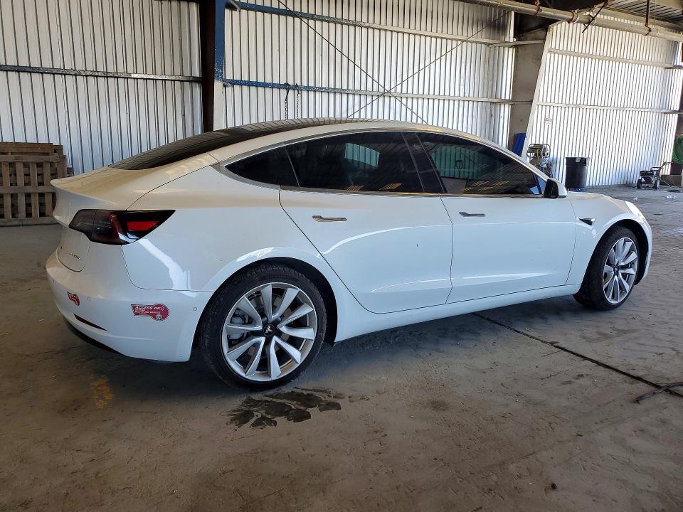 Продажа на аукционе авто 2018 Tesla Model 3, vin: 5YJ3E1EB6JF134268, номер лота: 62713156