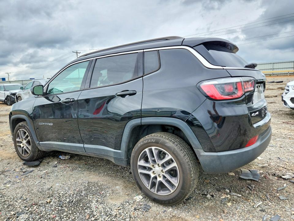 62034376 :رقم المزاد ، 3C4NJDBBXJT161565 vin ، 2018 Jeep Compass مزاد بيع