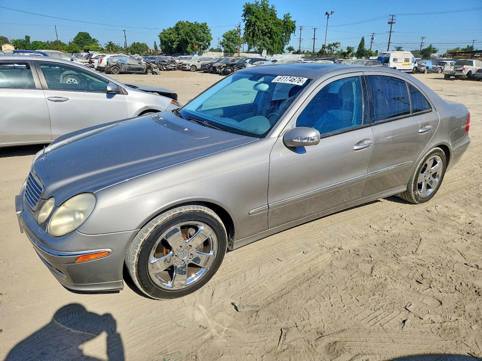 Продажа на аукционе авто 2004 Mercedes-benz E, vin: WDBUF70J64A423827, номер лота: 61174676
