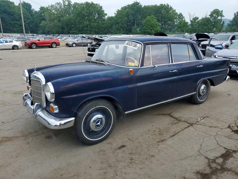 60526156 :رقم المزاد ، 1001010115239 vin ، 1965 Mercedes-benz 190 E مزاد بيع