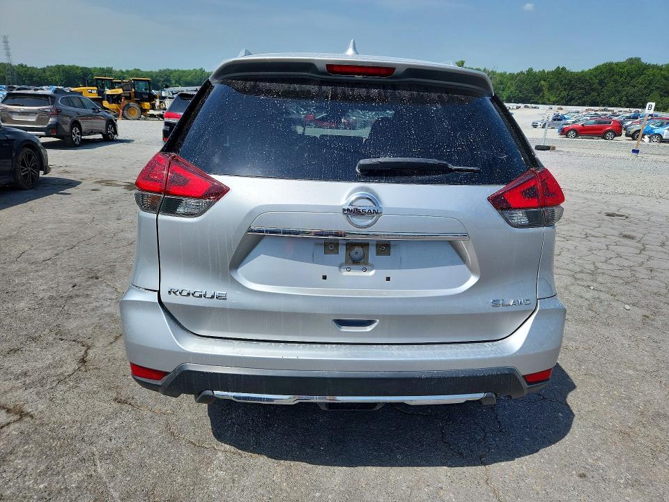 Продаж на аукціоні авто 2018 Nissan Rogue, vin: JN8AT2MV1JW318967, номер лоту: 61300726