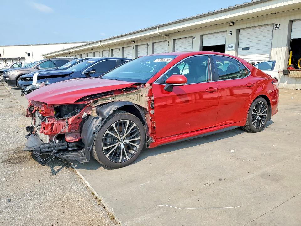 62493736 :رقم المزاد ، 4T1M11AKXLU306362 vin ، 2020 Toyota Camry مزاد بيع