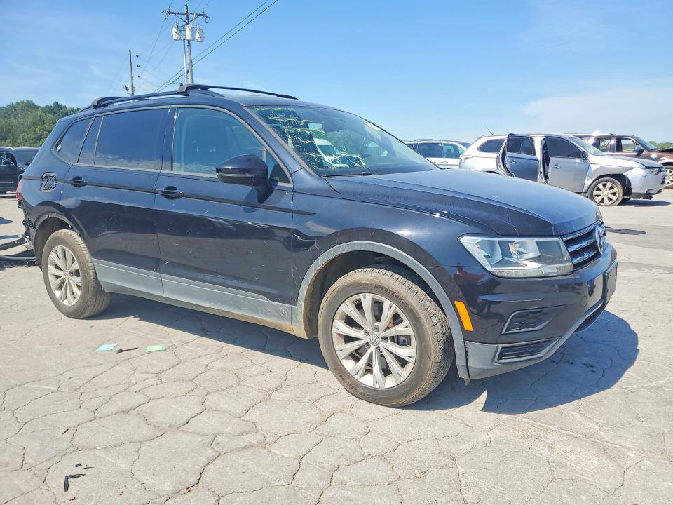 63478626 :رقم المزاد ، 3VV0B7AX0JM097053 vin ، 2018 Volkswagen Tiguan مزاد بيع