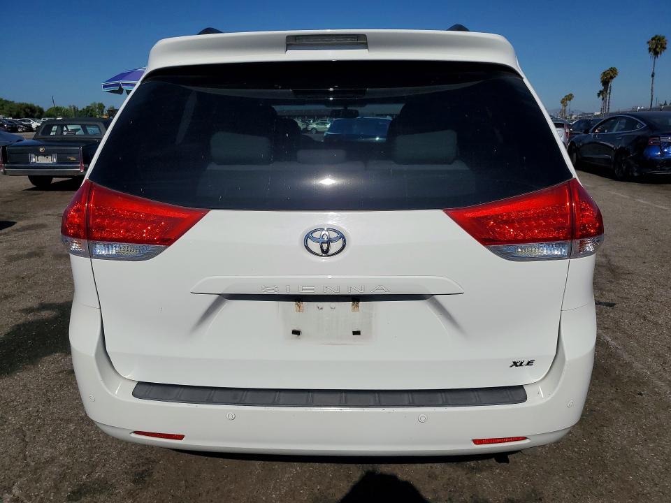 Aukcja sprzedaży 2014 Toyota Sienna, vin: 5TDYK3DC8ES422136, numer aukcji: 61052816